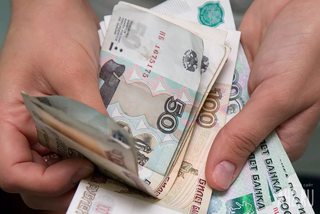 Около 5 миллионов россиян получают зарплату на уровне МРОТ