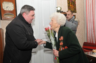 В Пятигорске поздравили 95-летнюю юбиляршу