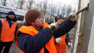 В Пятигорске продолжают демонтировать незаконные ларьки