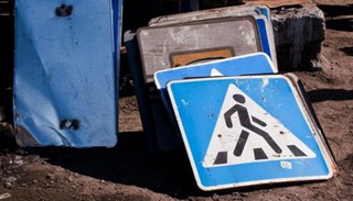 В Пятигорске за год украдено 400 дорожных знаков