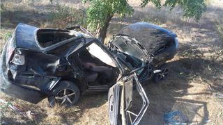 На Ставрополье водитель иномарки разбился насмерть, врезавшись в дерево