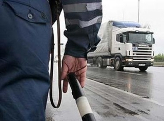 На Ставрополье задержан подозрительный грузовик с 65 тоннами спирта