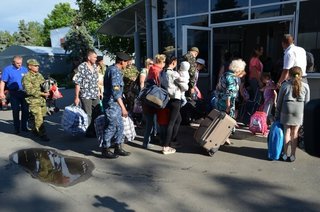 Самолеты МЧС вывезли на Ставрополье более 200 украинских беженцев