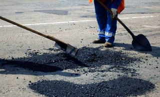На дорогах Ставрополья до конца апреля выполнят ямочный ремонт