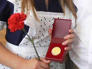 В ставропольских школах снова будут выдавать медали