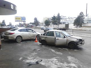 В Пятигорске 18-летний водитель устроил ДТП с участием 4 автомобилей