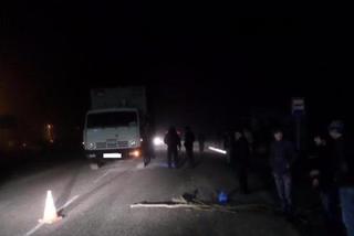 На Ставрополье водитель КамАЗа погиб под колесами легковушки