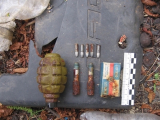Во дворе многоэтажного дома в Ессентуках обнаружили схрон боеприпасов