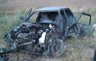 На Ставрополье водитель легковушки погиб в ДТП с КамАЗом