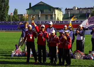 В День Ставрополья спортивные и творческие семьи Пятигорска получили подарки