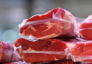 В Пятигорске обнаружили поставки мяса неизвестного происхождения