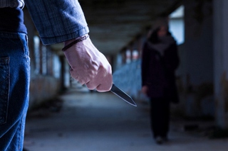 В Пятигорске неизвестный убил ножом женщину, похитив ее сумку