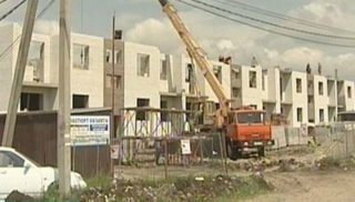 В Невинномысске жители частного сектора возмущены незаконным строительством многоэтажки