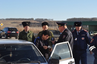 Автоинспекторы и казаки борются с хамством на дорогах Кавминвод
