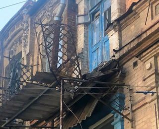 В Пятигорске обрушился балкон в аварийном доме