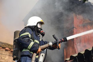 В дачном товариществе в Ставрополе потушили крупный пожар