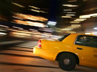 В Кисловодске водитель такси сбил женщину