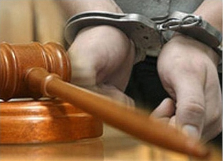 Обвиняемого в убийстве школьницы в Кисловодске осудили за грабеж и наркотики