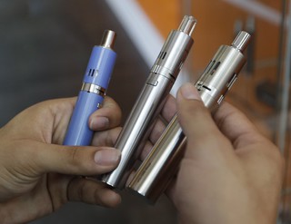 Дума Ставрополья запретила продавать электронные сигареты несовершеннолетним