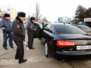 На Ставрополье инспекторы активизировали борьбу с "тонированными" автомобилями
