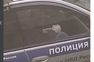 Герой нашумевшего видео о взятке полицейскому в Пятигорске стал фигурантом уголовного дела