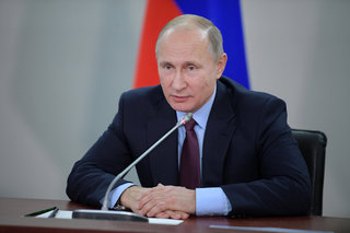 Путин пообещал разовые выплаты в размере 10 тысяч рублей на детей от трех лет