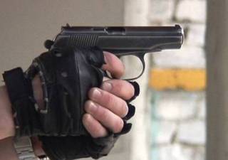 В Лермонтове мужчина угрожал таксисту пистолетом-зажигалкой