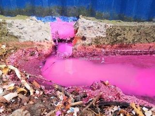 Жители села под Ставрополем пожаловались на розовые отходы местного завода