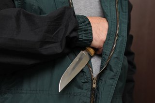 В Кисловодске пьяный мужчина набросился с ножом на полицейского