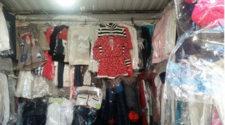 На рынке в Предгорном районе изъяли контрафактную детскую одежду