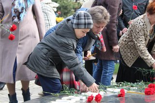 В Минводах прошел митинг в память о жертвах теракта 2001 года