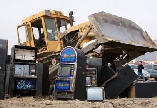 На Ставрополье уничтожили более 200 единиц конфискованного игрового оборудования