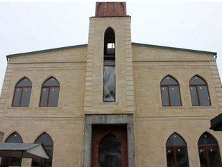 Опечатанную мечеть в Пятигорске продолжают достраивать